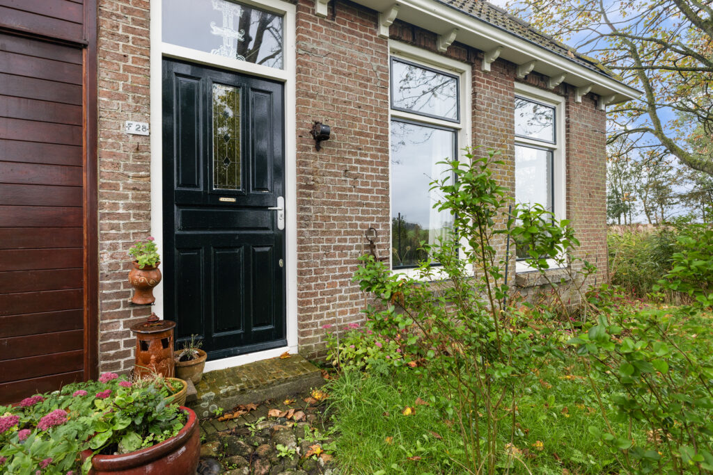 Twee-onder-één-kap te koop: Nieuwebildtzijl F 28, Hallum