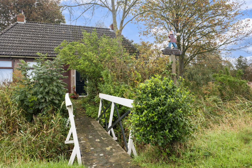 Twee-onder-één-kap te koop: Nieuwebildtzijl F 28, Hallum
